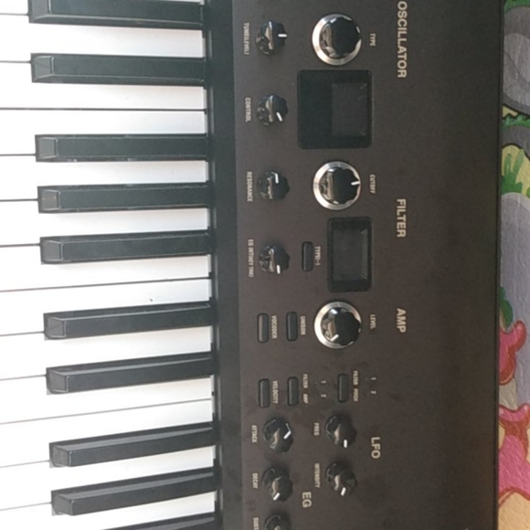 Kingkorg synthesizer key board - Picture 3 of 5